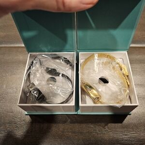 NIB- Long Distance Touch Bracelets For Couples, Friends, Family. 1 Black, 1 Gold